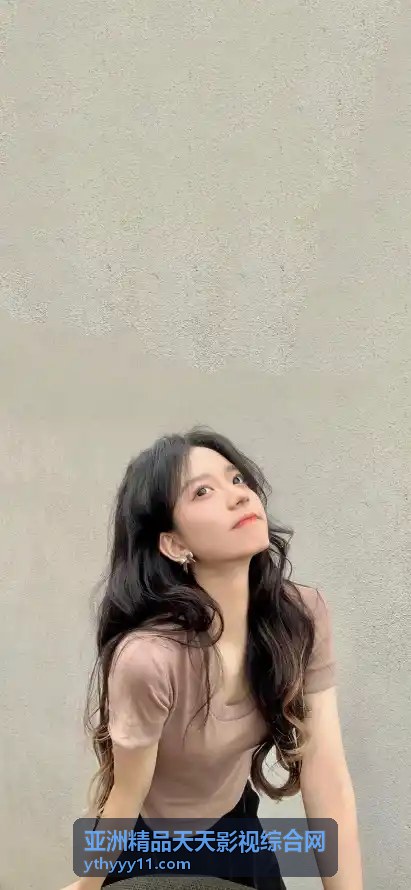 伊人久久大香线蕉aⅴ色：解锁独特香氛与色彩的完美融合 - 亚洲精品天天影视综合网